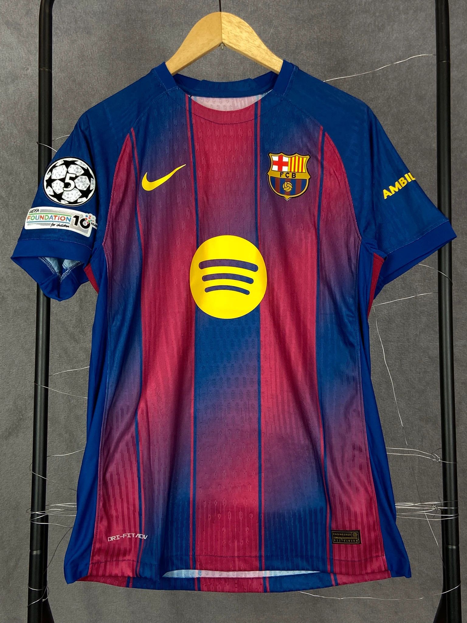 Nike Barcelona Red T-Shirt Size L Size US L / EU 52-54 / 3 - 1 Thumbnail