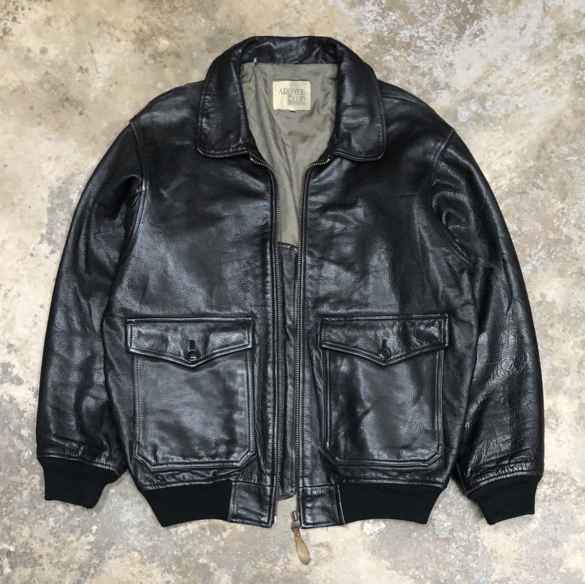 Vintage Vintage Argyle Club Black Leather Bomber Jacket Size US L / EU 52-54 / 3 - 1 Thumbnail