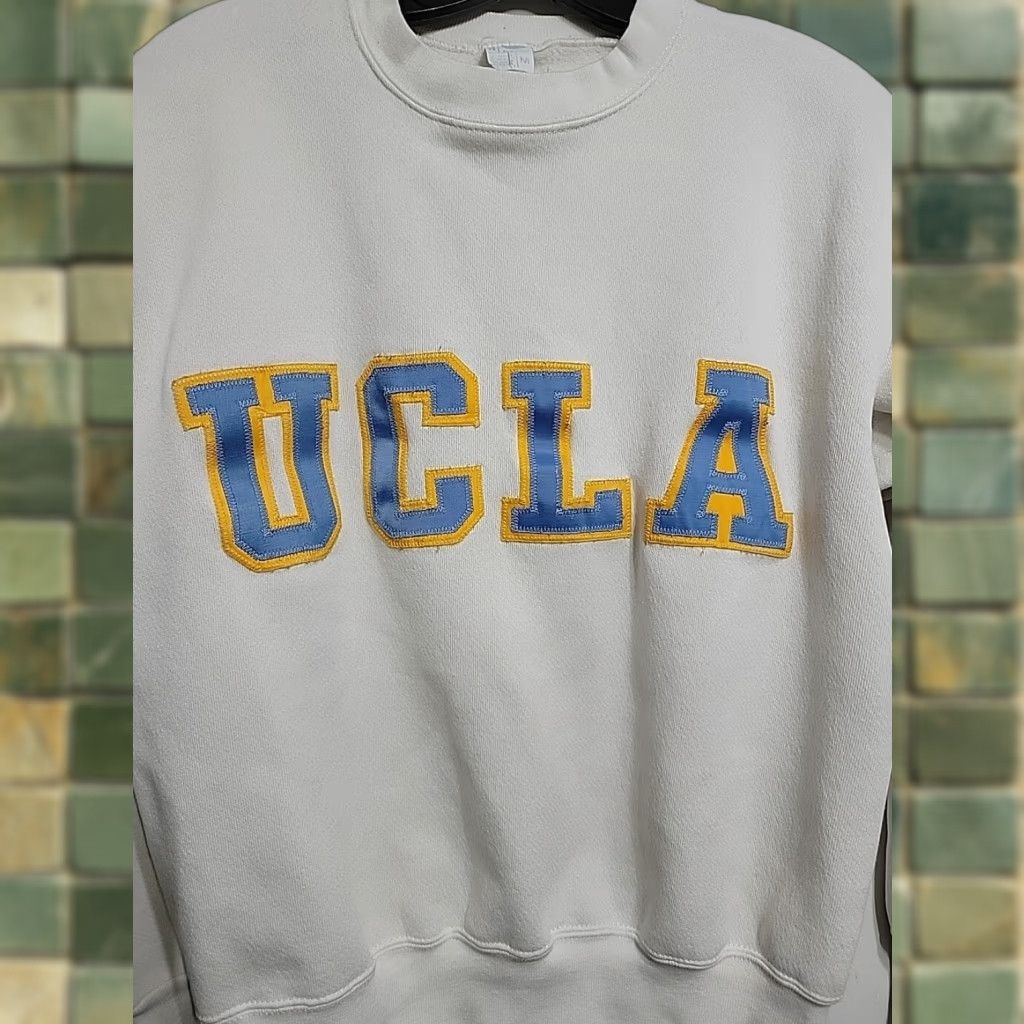 Vintage VINTAGE UCLA University Crewneck Sweatshirt Men M Artex Yellow Blue White Size US M / EU 48-50 / 2 - 1 Thumbnail