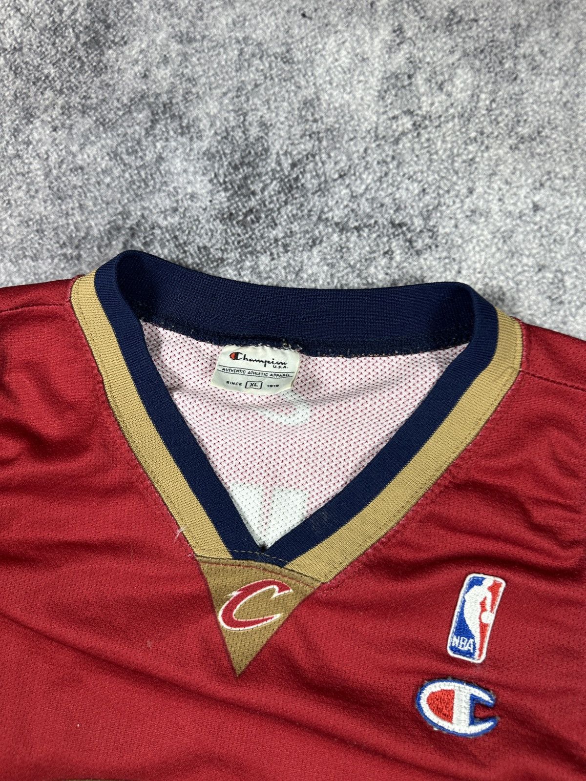 Champion Vintage Champion Cleveland 23 James NBA Jersey Rare USA XL Size US XL / EU 56 / 4 - 5 Thumbnail