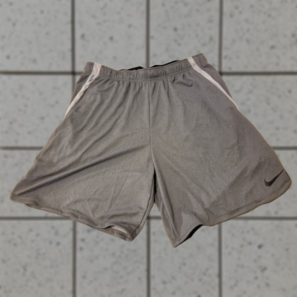 Nike Nike Shorts Mens 2XL Gray Athletic Gym Workout Regular Size Type Regular Size US 39 - 1 Thumbnail
