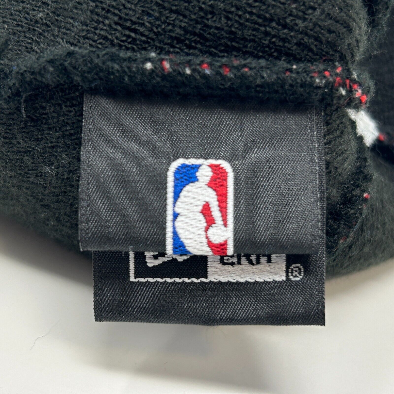 New Era Toronto Raptors Cuffed Pom Pom Beanie Toque Hat NBA Size ONE SIZE - 10 Thumbnail