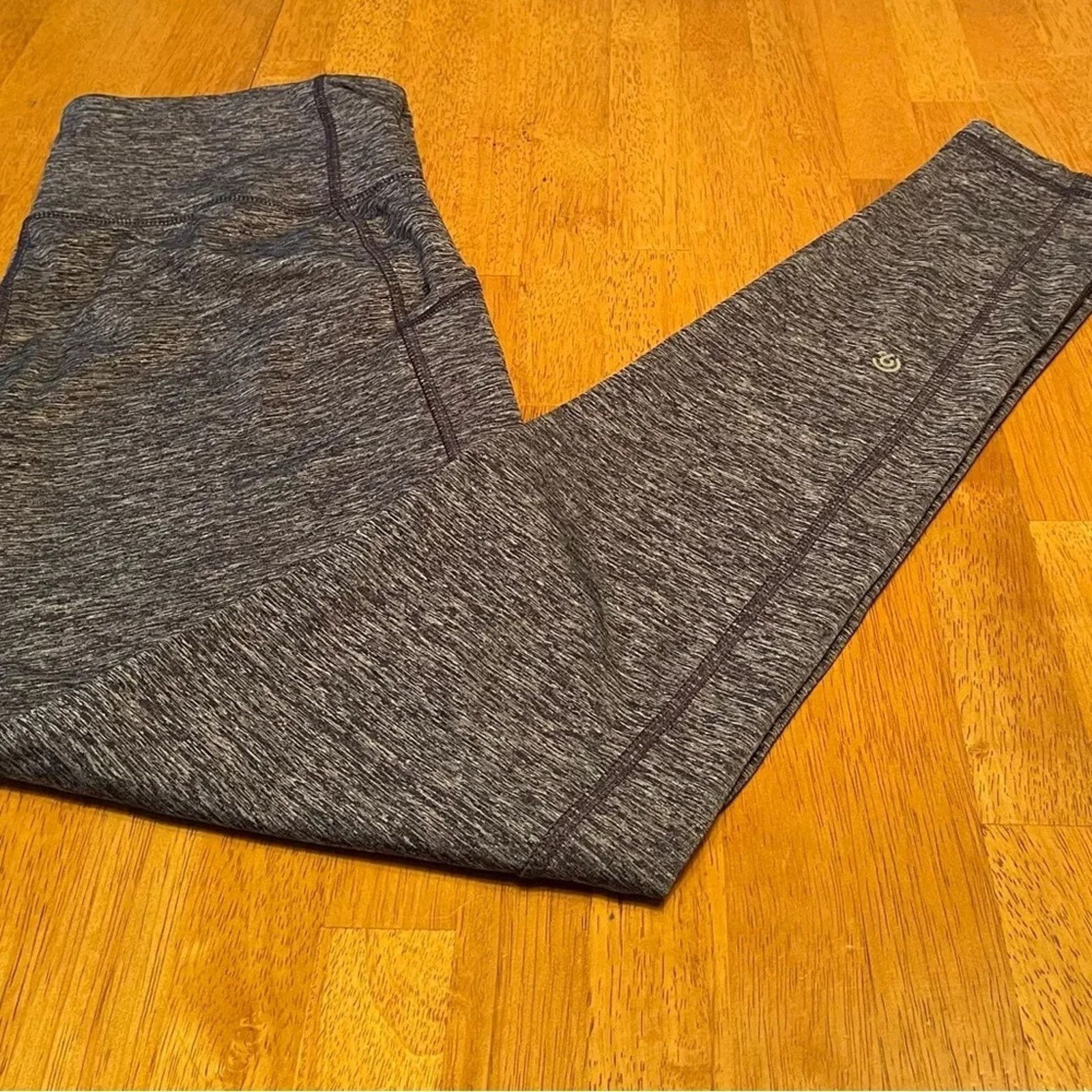 Champion Champion C9 high waisted two pocket leggings, size XL Size 40" / US 18 - 1 Thumbnail