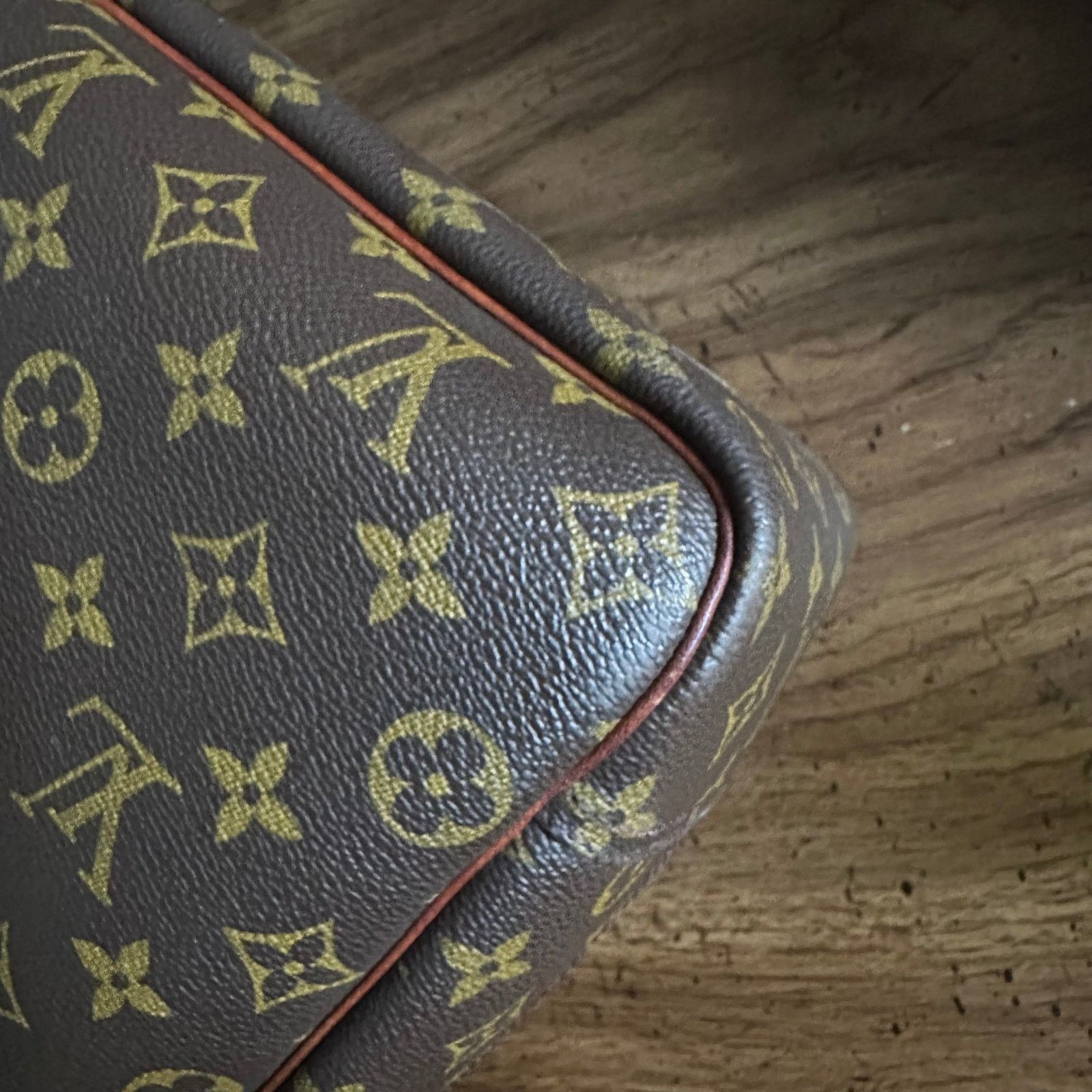Louis Vuitton Vintage Louis Vuitton Deauville Bag Size ONE SIZE - 21 Thumbnail