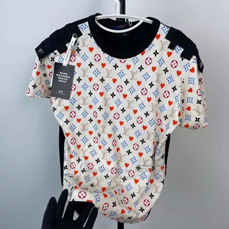Louis Vuitton Louis Vuitton Limited Valentine's day color-block logo pre Size XXS / US 00 / IT 34 - 2 Thumbnail