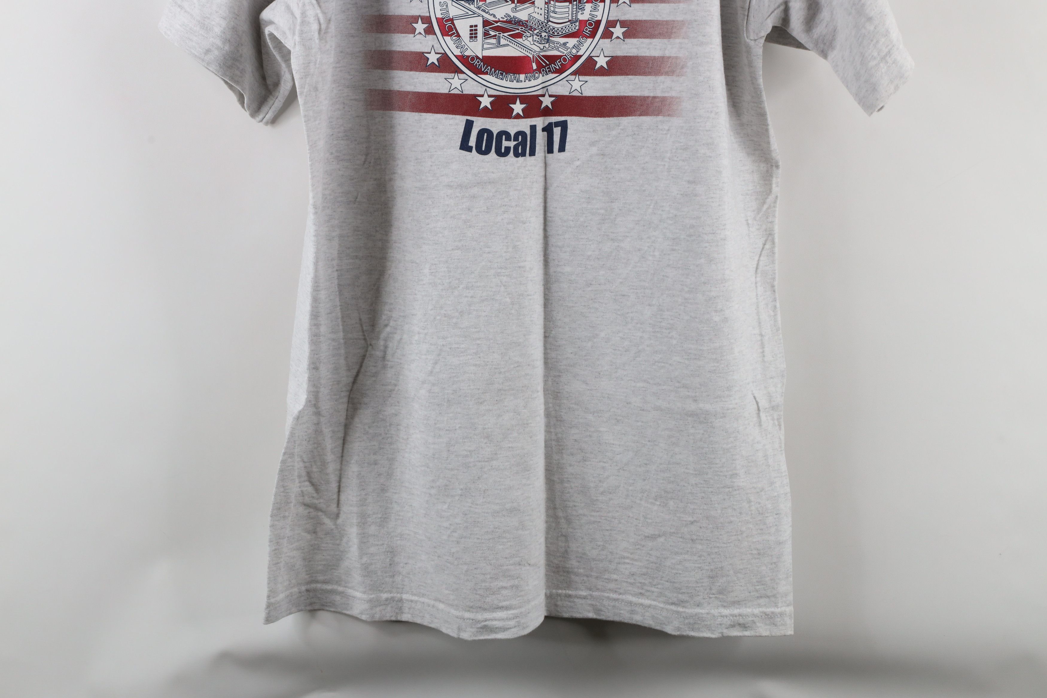 Vintage Vintage 90s Union Made Local 17 Heavyweight T-Shirt USA Size US L / EU 52-54 / 3 - 10 Thumbnail