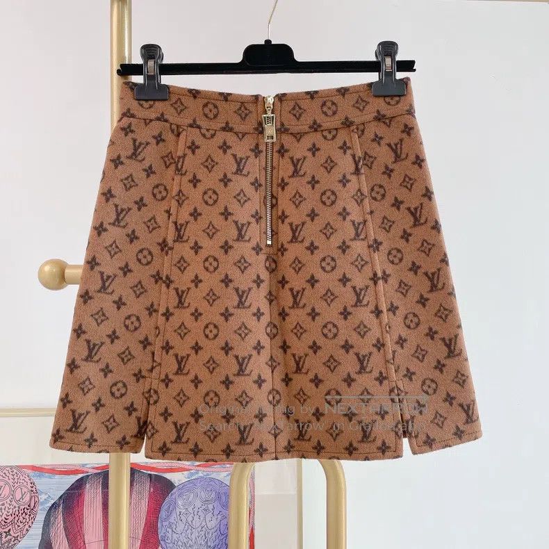 Louis Vuitton Louis Vuitton Old-print woolen skirt Size 33" - 2 Thumbnail