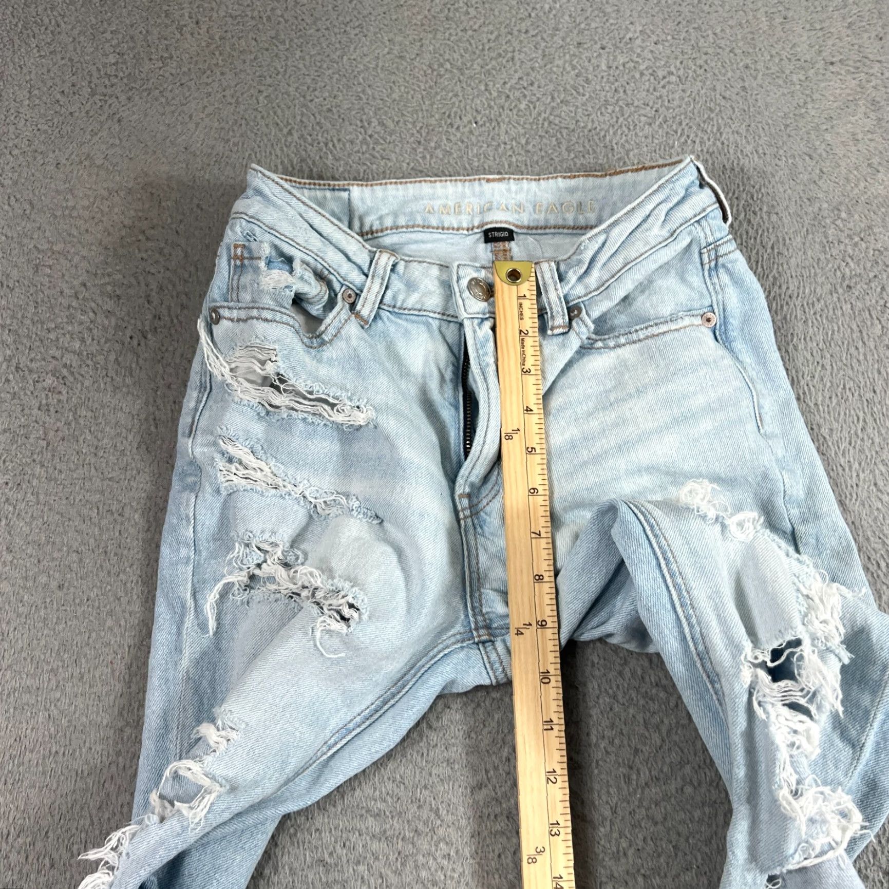 American Eagle Outfitters American Eagle Mom Jeans Size 0 Light Wash Distressed High Rise Blue Womens Size 25" / US 0 / IT 36 - 6 Thumbnail
