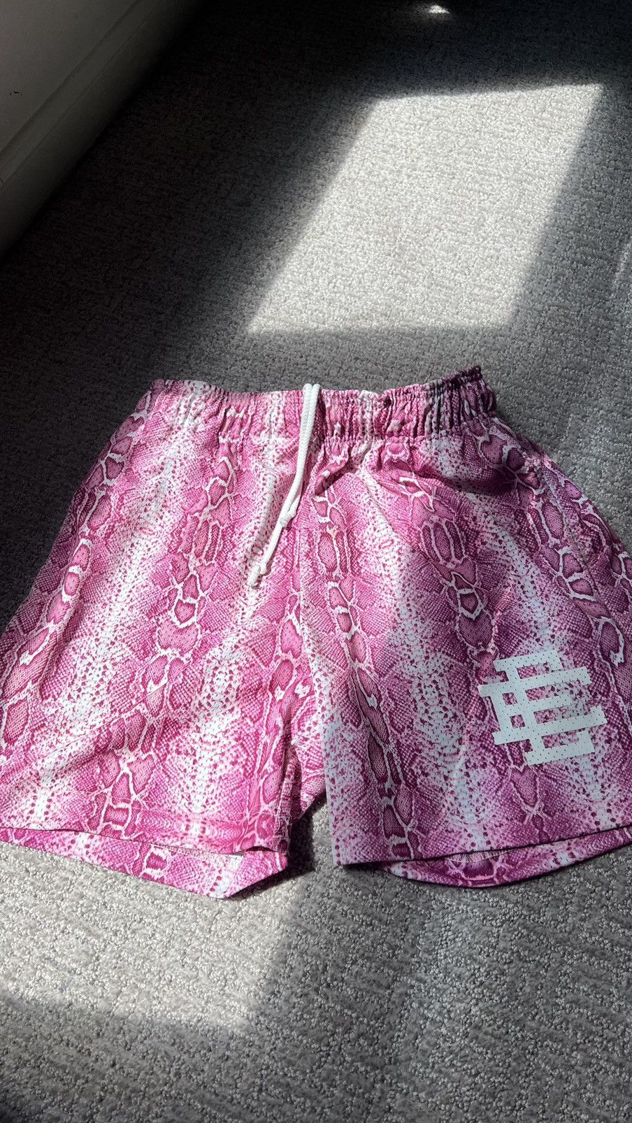 Eric Emanuel Eric Emanuel RARE MEDIUM pink snakeskin shorts Size US 32 / EU 48 - 1 Thumbnail