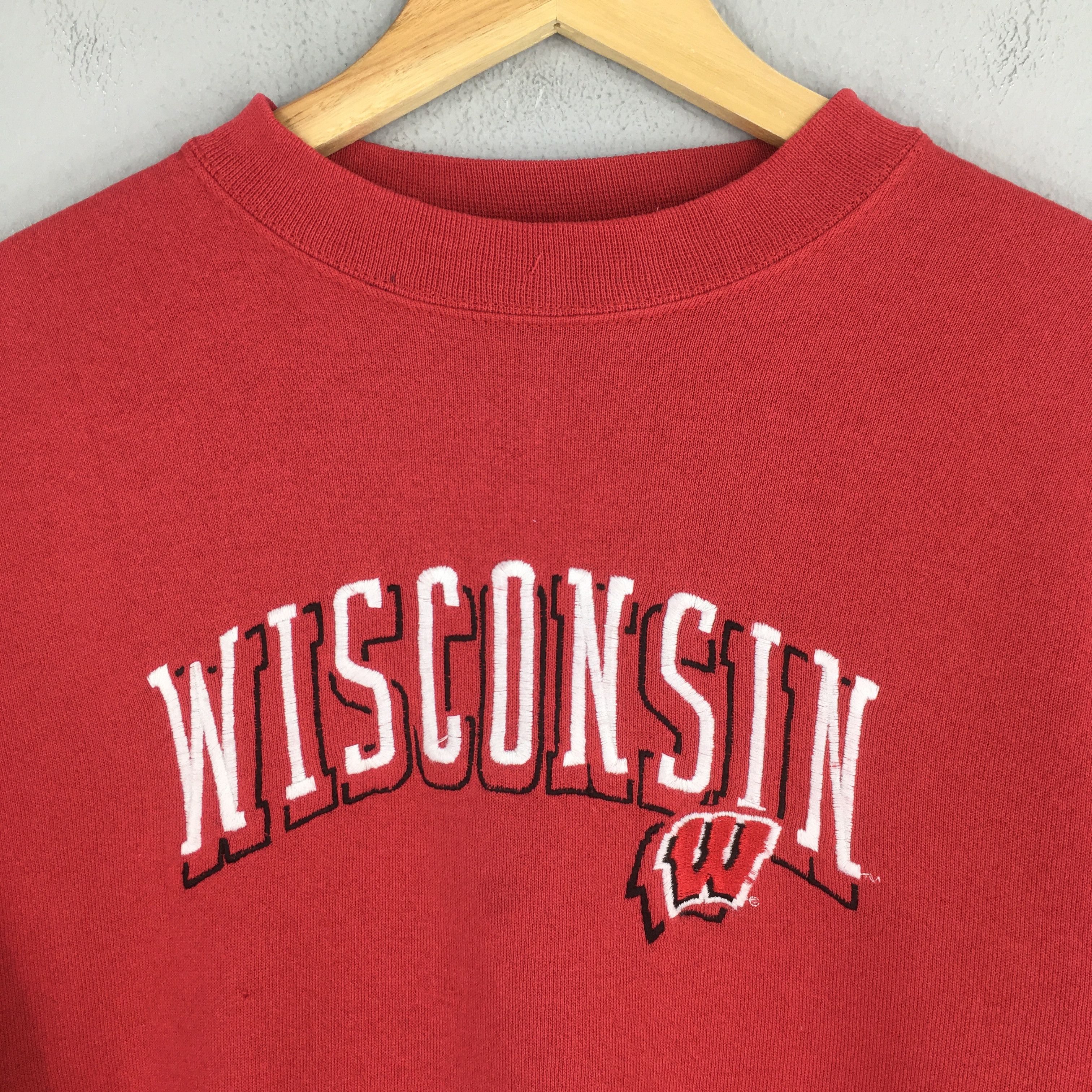 NCAA × Vintage Vintage Wisconsin Badgers Red Sweatshirt Medium Size US M / EU 48-50 / 2 - 2 Thumbnail
