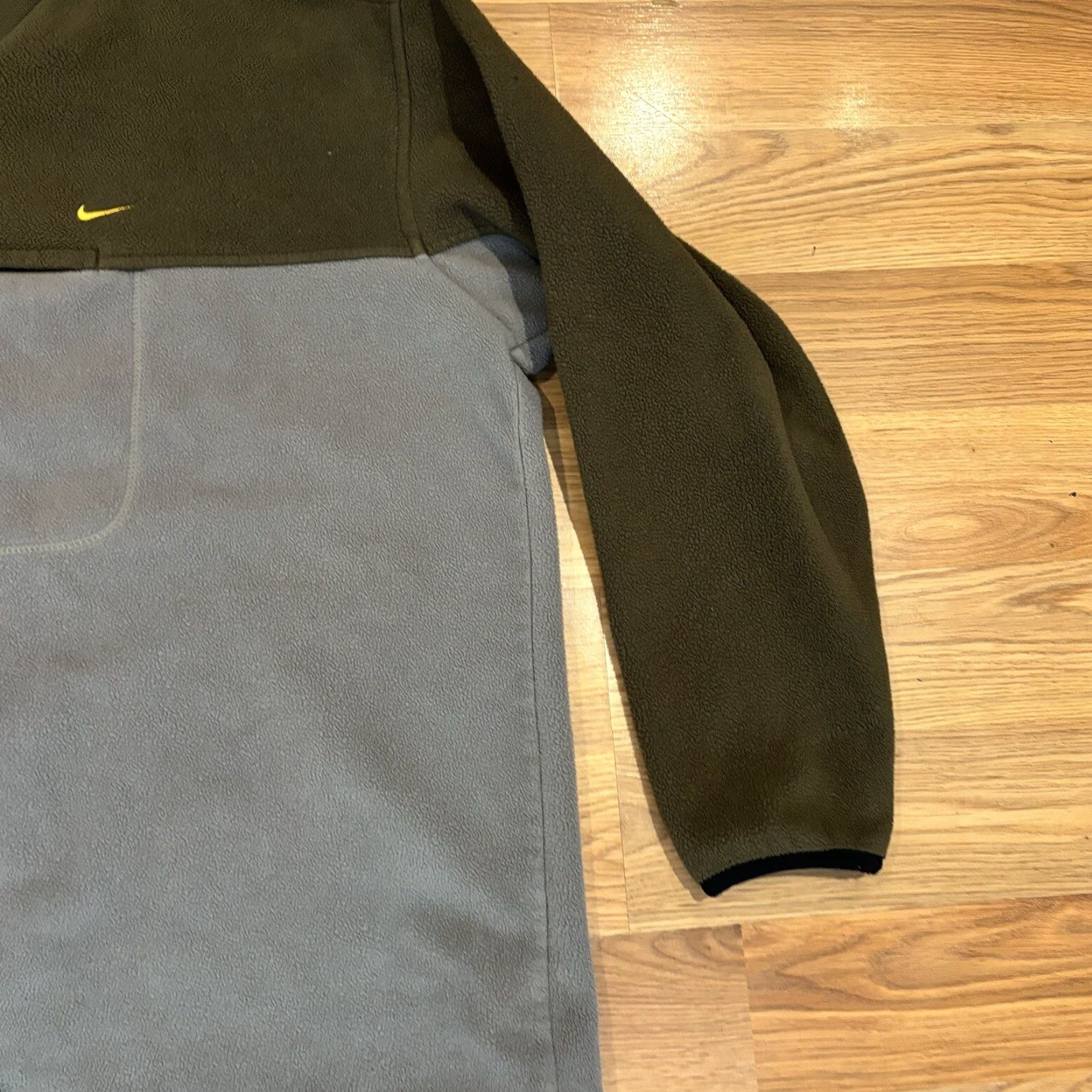 Nike VINTAGE Nike Sweatshirt V-Neck Fleece Pullover Green Gray Size XL Mens Sweatshirt 90s Retro Logo Size US XL / EU 56 / 4 - 6 Thumbnail