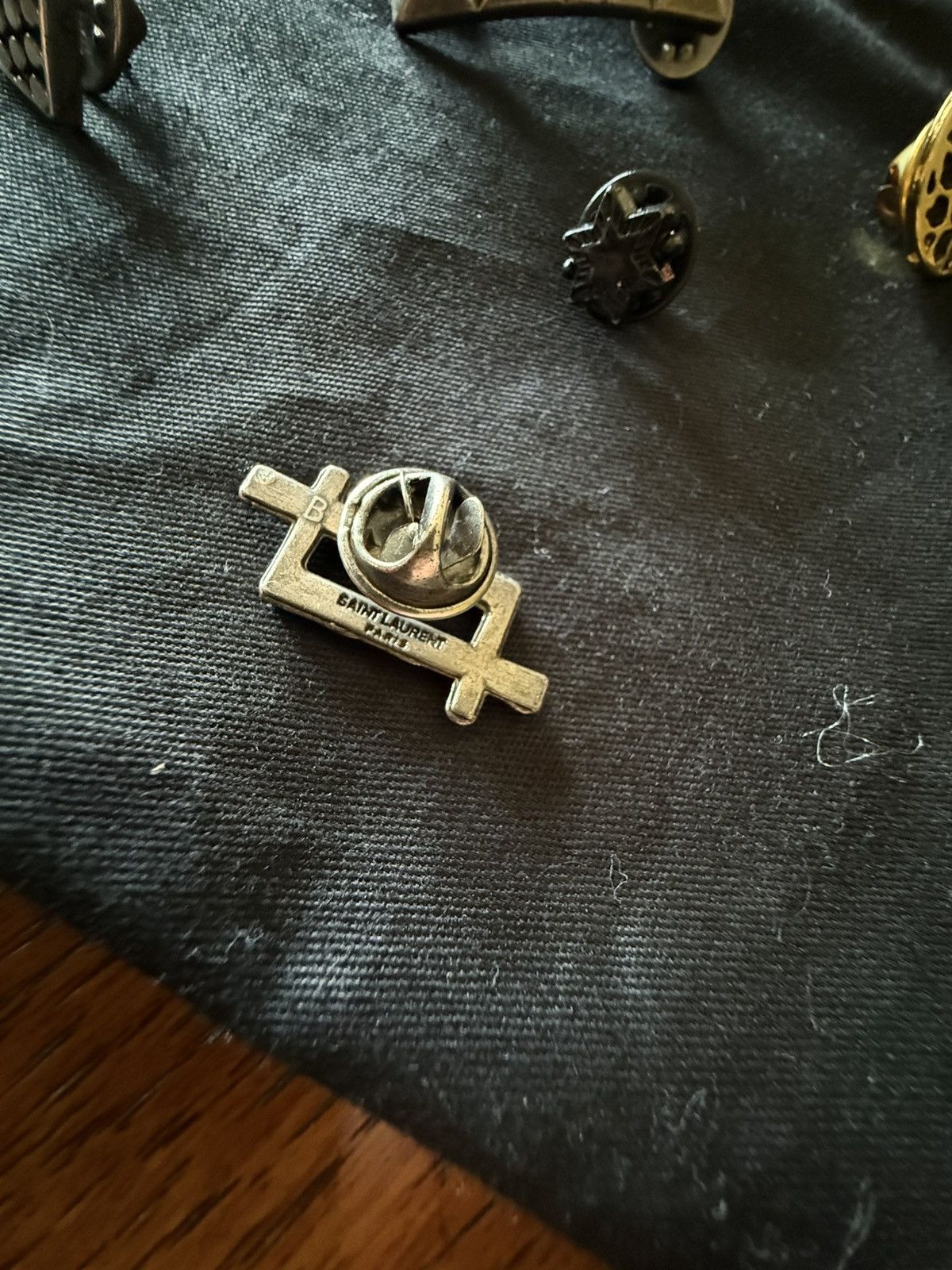 Saint Laurent Paris FW15 Saint Laurent pin set 24 + 6 30 pieces lighter star etc Size ONE SIZE - 8 Thumbnail