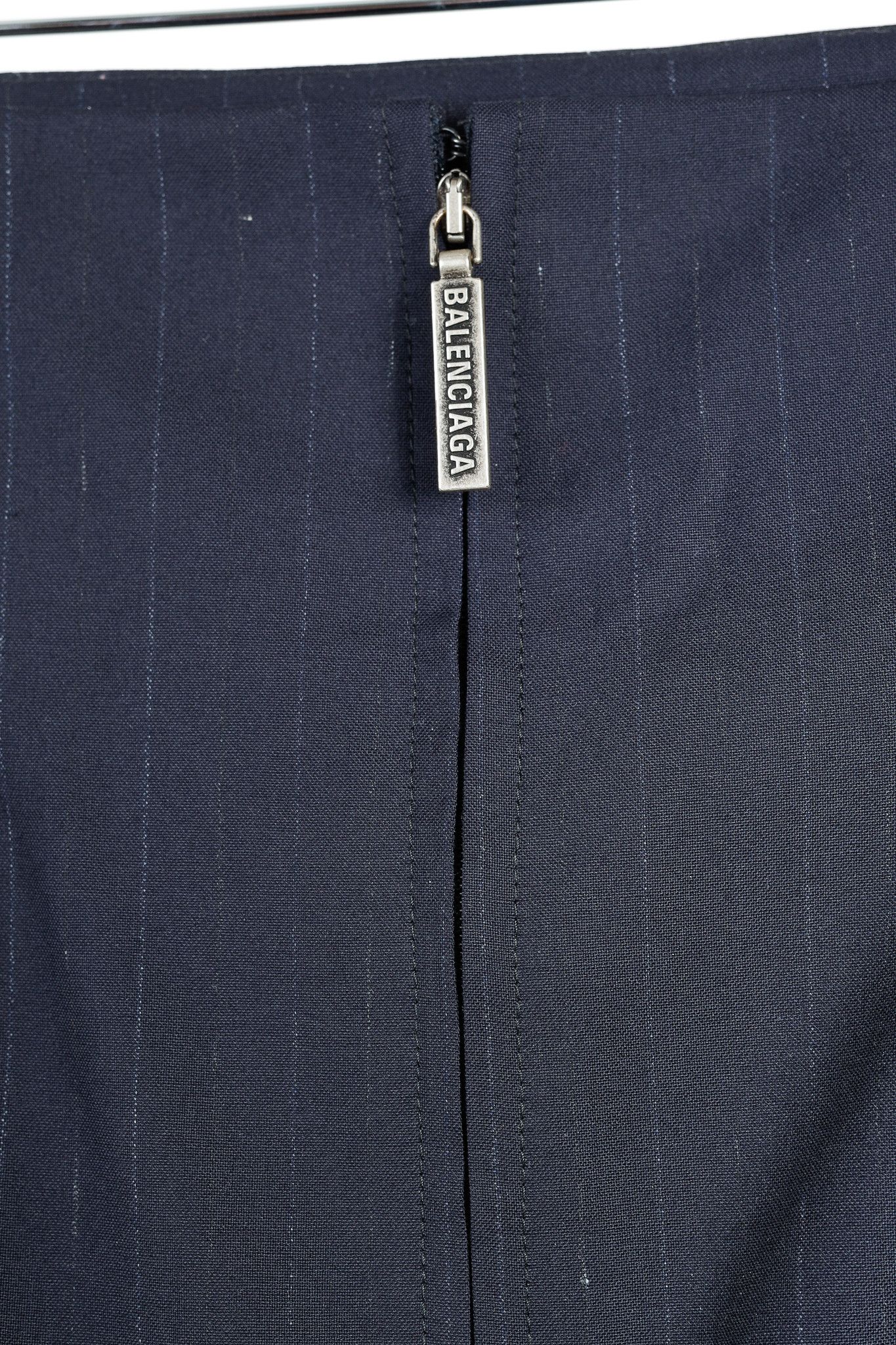 Balenciaga Balenciaga 2019 Navy Chalk Pinstripe Wool Trumpet Skirt Size 26" / US 2 / IT 38 - 6 Thumbnail