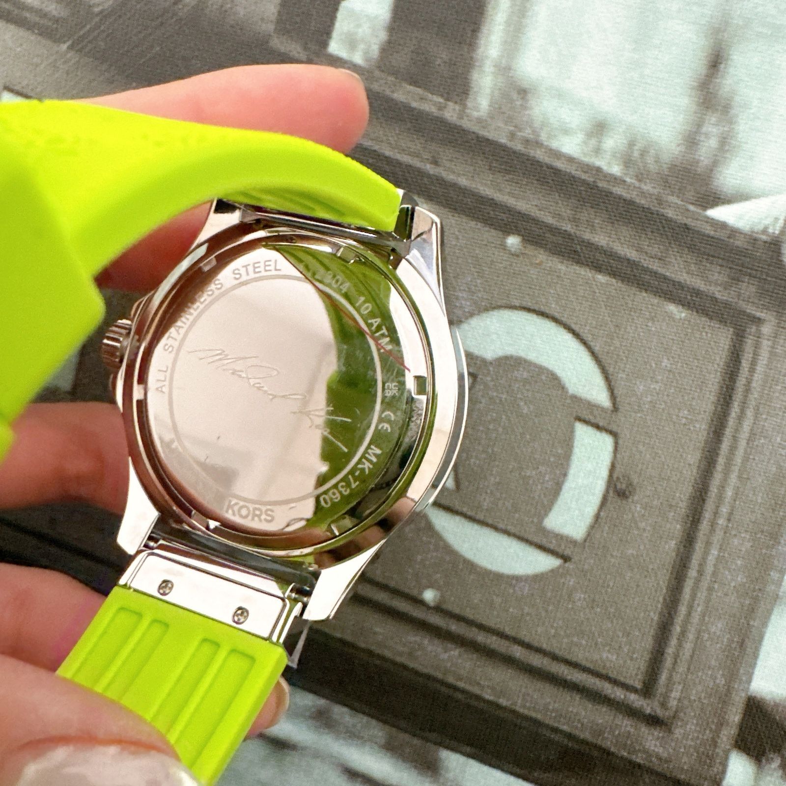 Michael Kors Michael Kors MK7360 Oversized Slim Everest Pavé Silicone Size ONE SIZE - 5 Thumbnail