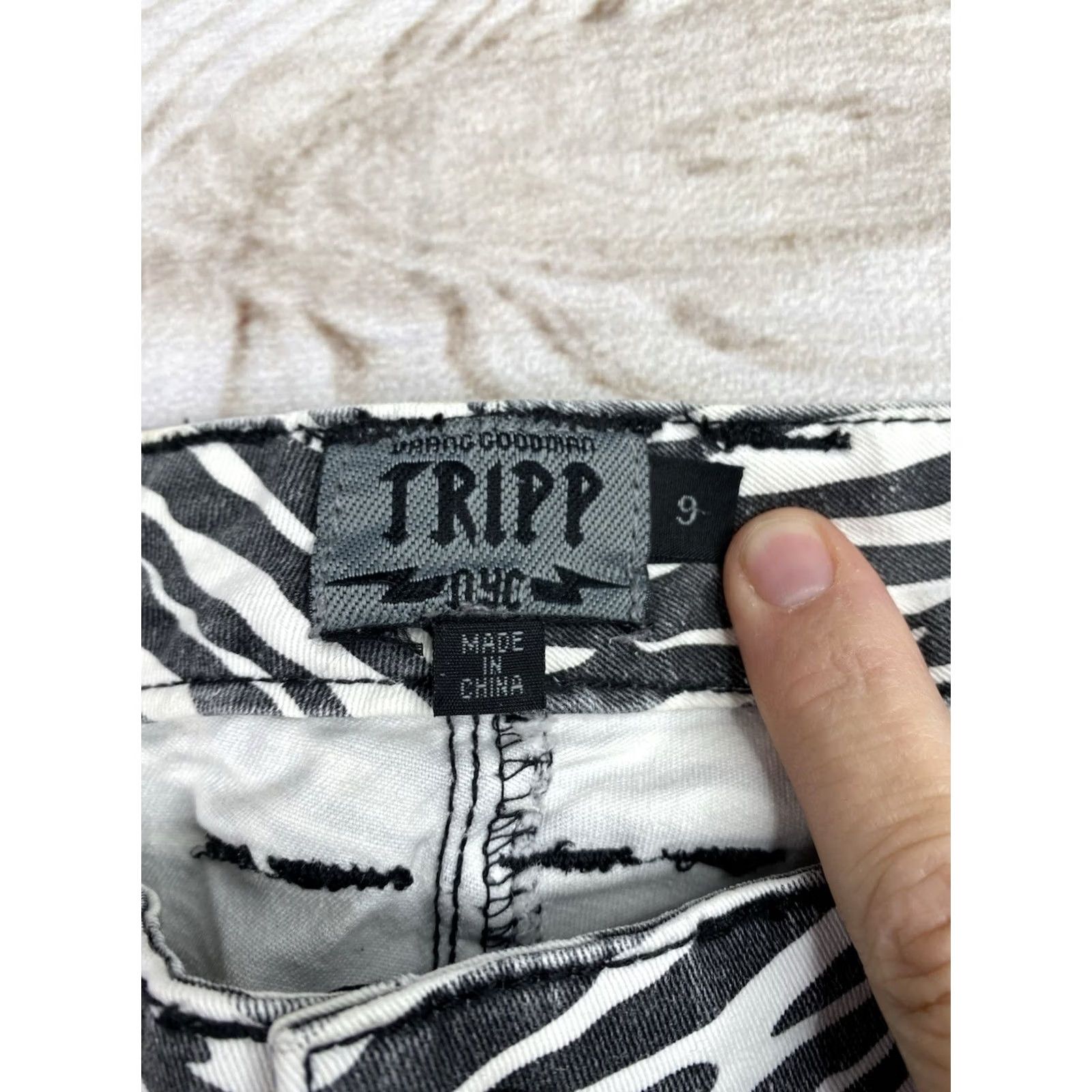 Tripp NYC Daang Goodman Tripp NYC Pants Womens Jr Sz 9 Zebra Print Low Rise Stretch Grunge Size 30" / US 8 / IT 44 - 3 Thumbnail