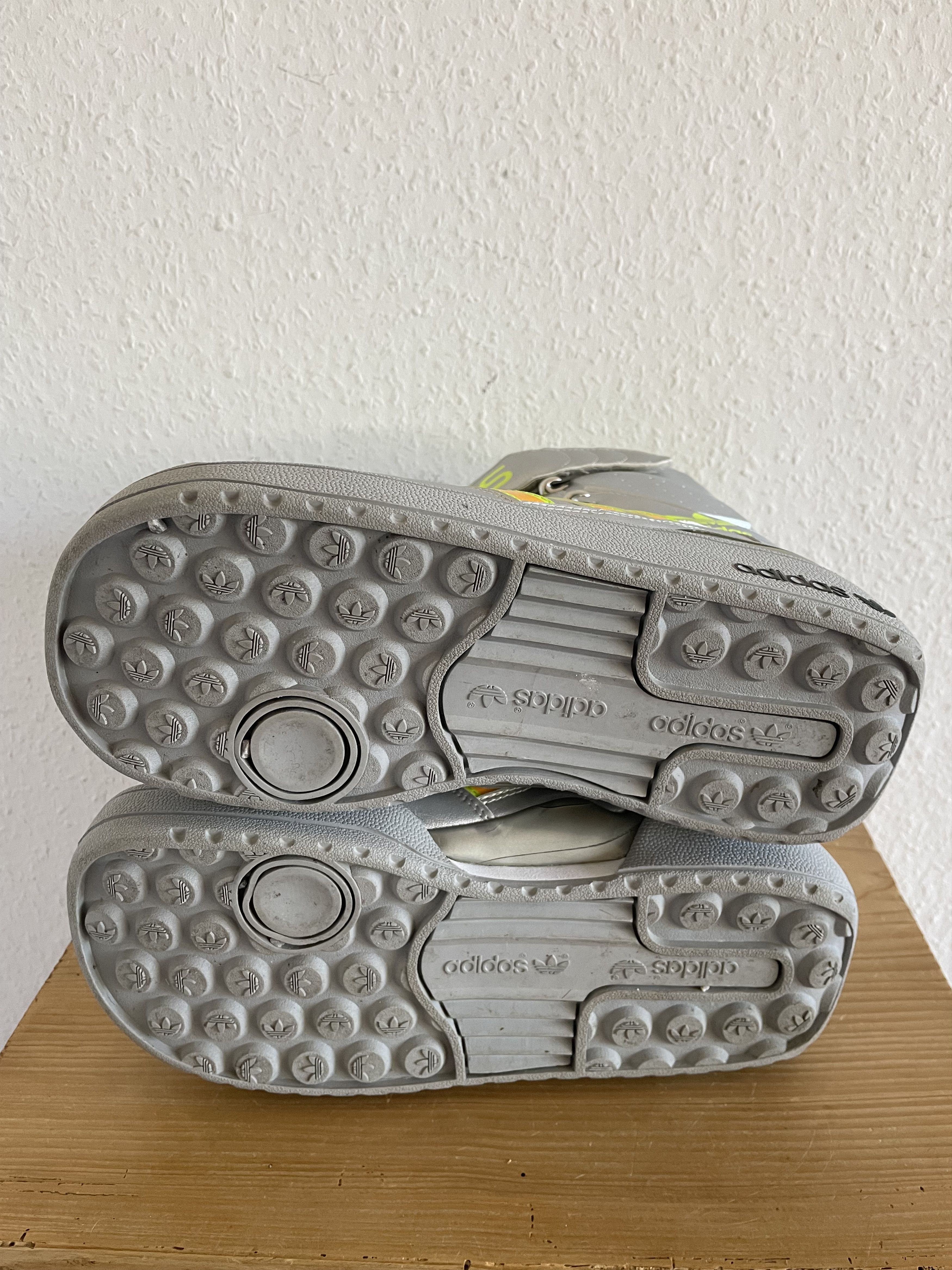 Adidas × Jeremy Scott JS Snow Moon Boot Silver Neon Size US 9.5 / EU 42-43 - 23 Thumbnail