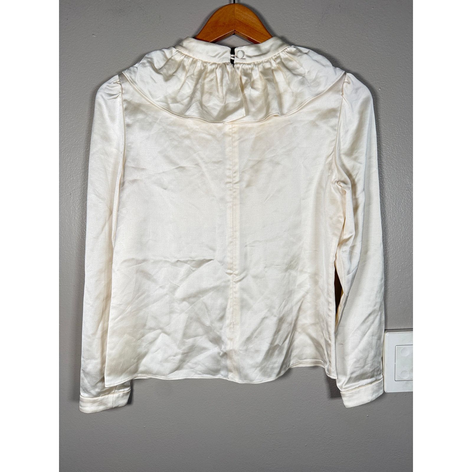 CO CO-Collection Satin Charmeuse Ruffle Collar Blouse size 4 Size S / US 4 / IT 40 - 5 Thumbnail