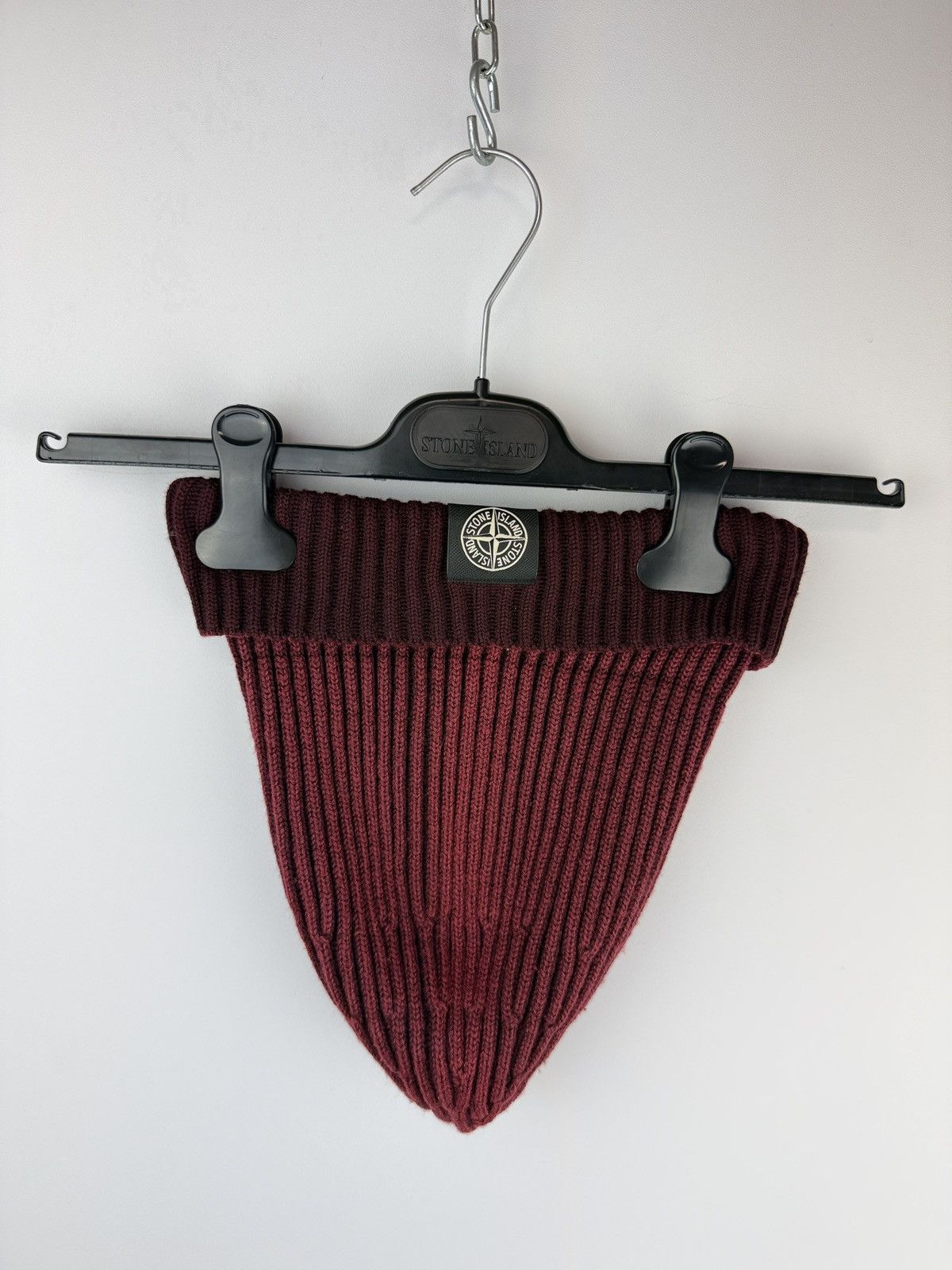 Stone Island Red & bordeaux Stone Island Two Tone Prototype beanie Size ONE SIZE - 1 Thumbnail