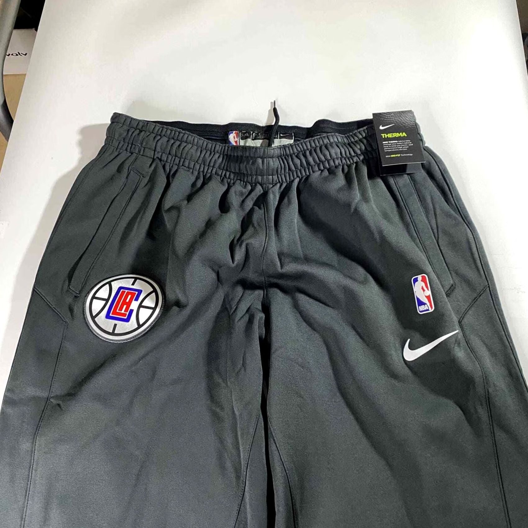 Nike VINTAGE NWT Nike La Clippers Player Issue Sweat Pants Jogger NBA Men’s XXL Sweatpants Pants Black Men XXL Mens Size US 39 - 2 Thumbnail
