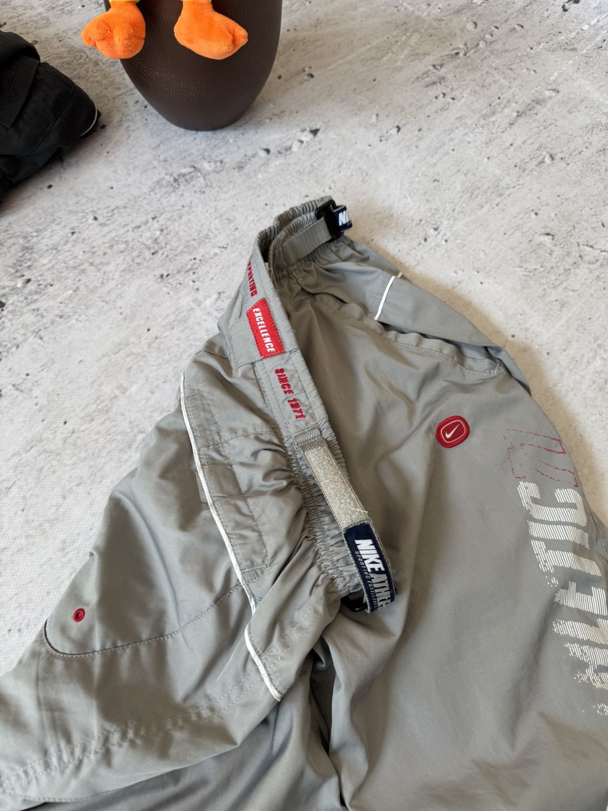 Nike × Vintage NIKE AIR MAX NYLON VINTAGE Y2K BAGGY FIT PANTS SWEATPANTS Size US 32 / EU 48 - 6 Thumbnail