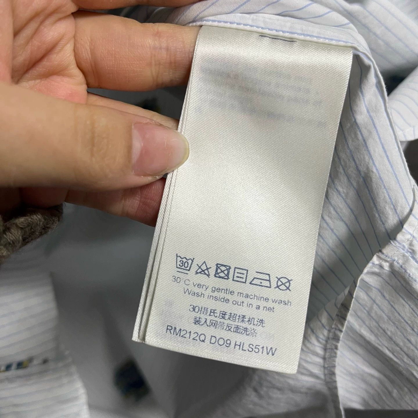 Louis Vuitton Louis Vuitton White Letter Long-Sleeve Shirt Size US M / EU 48-50 / 2 - 4 Thumbnail