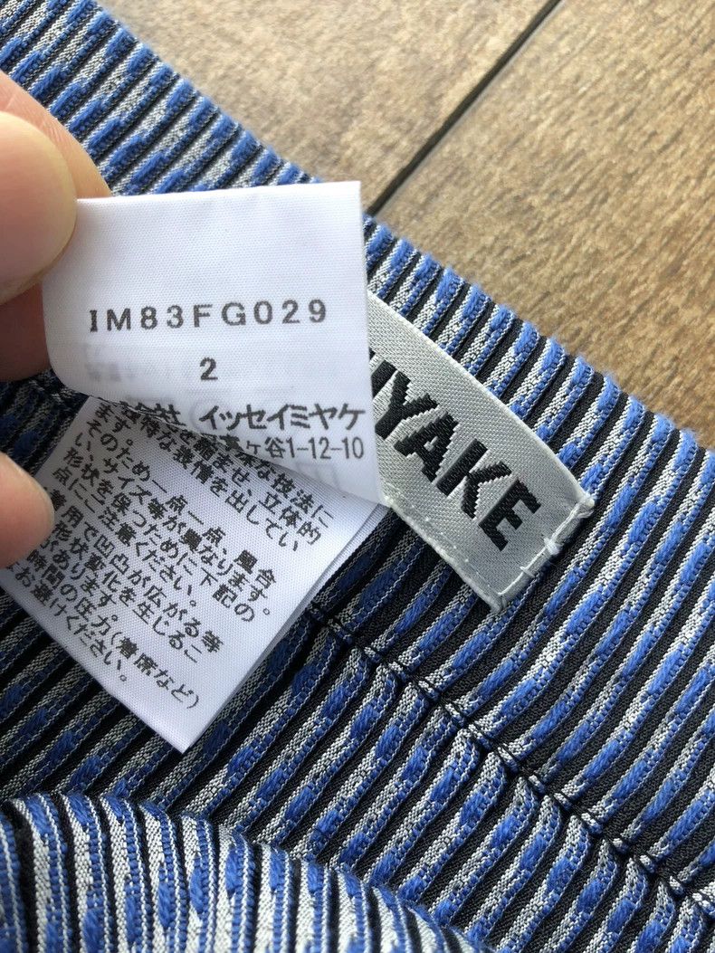 Issey Miyake Issey Miyake size:2 Black main line 3D stereoscopic pleate Size 23" - 5 Thumbnail