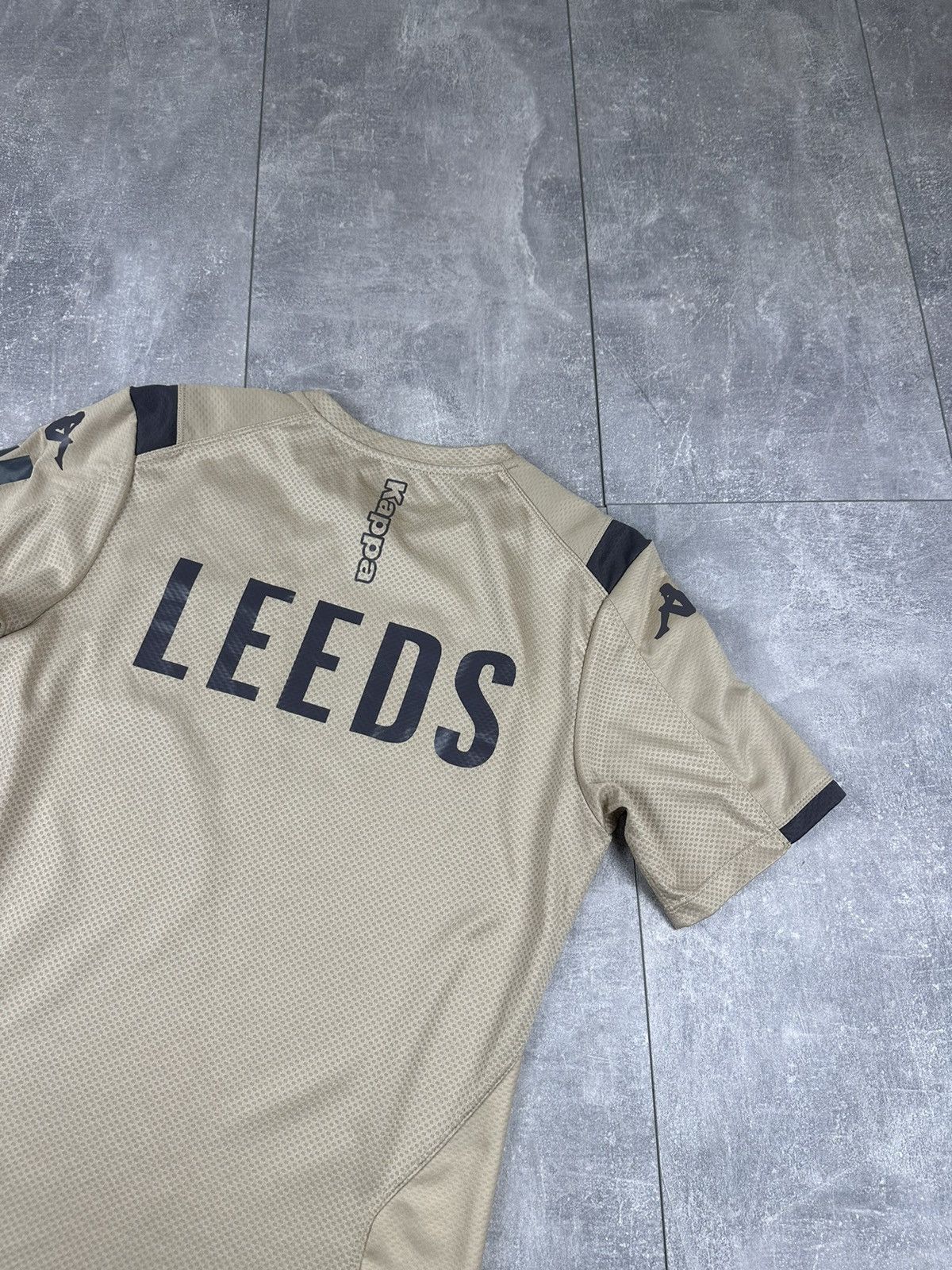 Kappa Kappa Leeds United 2019/20 Training 100 Years Jersey Size US M / EU 48-50 / 2 - 15 Thumbnail