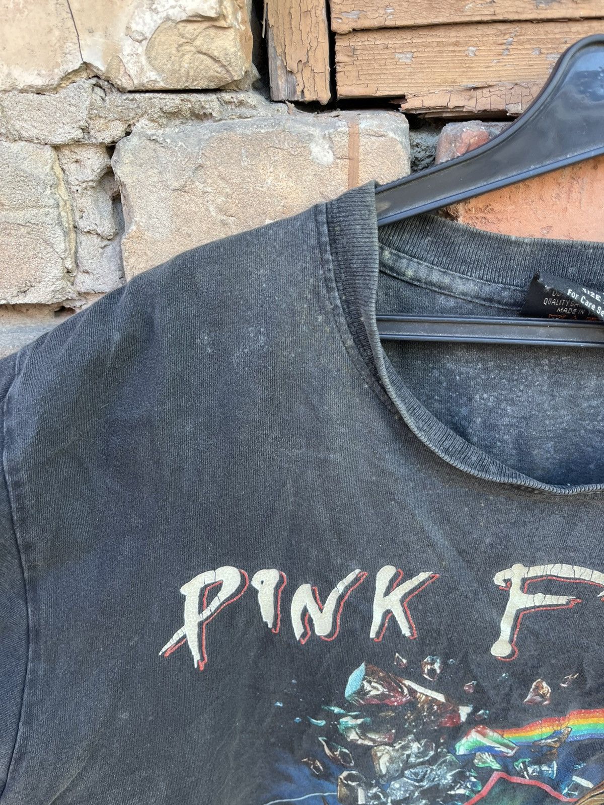 Band Tees × Pink Floyd × Vintage Vintage Pink Floyd The Wall Thrashed Distressed T Shirt Tee Size US M / EU 48-50 / 2 - 5 Thumbnail