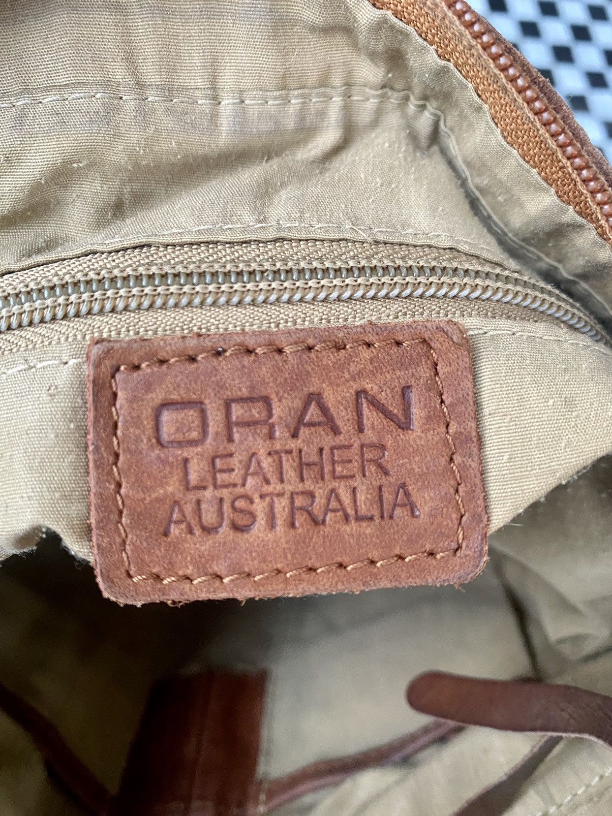 Leather × Vintage Vintage Leather Crossbody bag Oran Leather Australia Size ONE SIZE - 12 Thumbnail