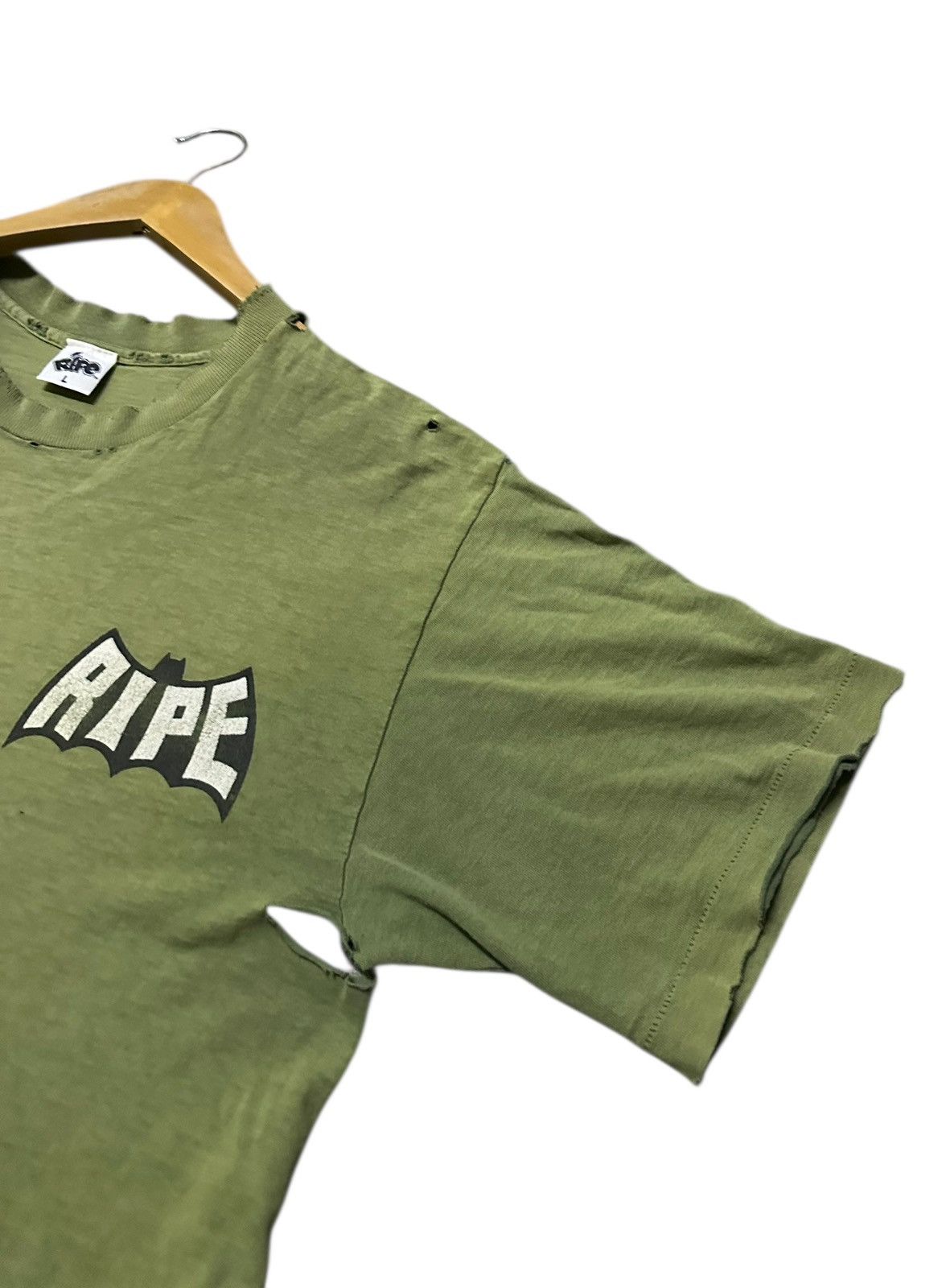 Welcome Skateboards Vintage 90s Ripe skateboard thrased tee Size US L / EU 52-54 / 3 - 7 Thumbnail