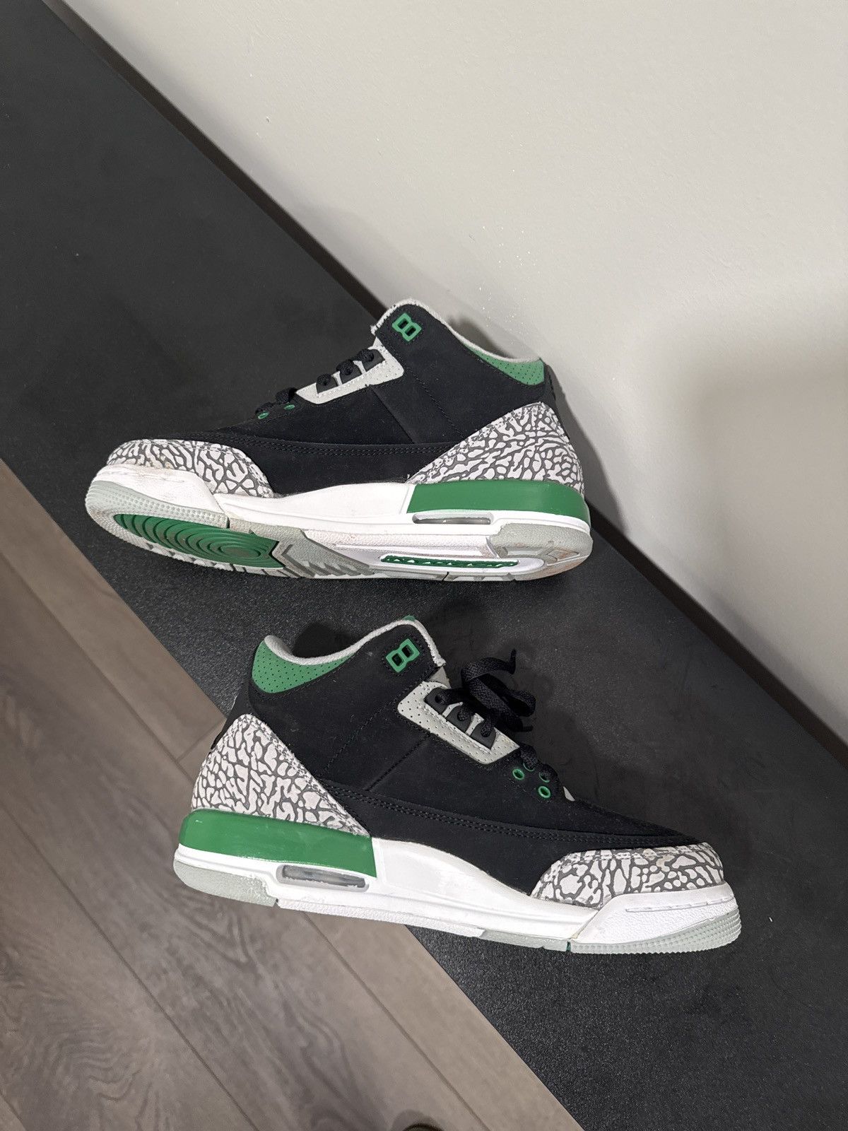 Jordan Brand × Nike Jordan 3 Retro Pine Green (Gs) Size US 7 / EU 40 - 1 Thumbnail