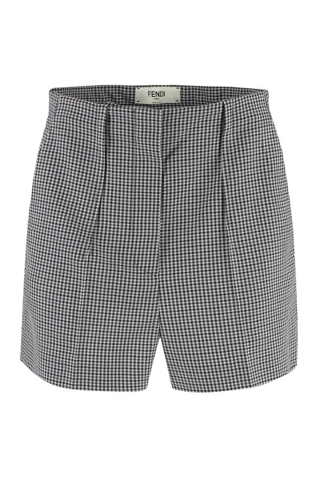 Fendi o1loc1c0824 Shorts in Black/White Size 30" / US 8 / IT 44 - 1 Thumbnail