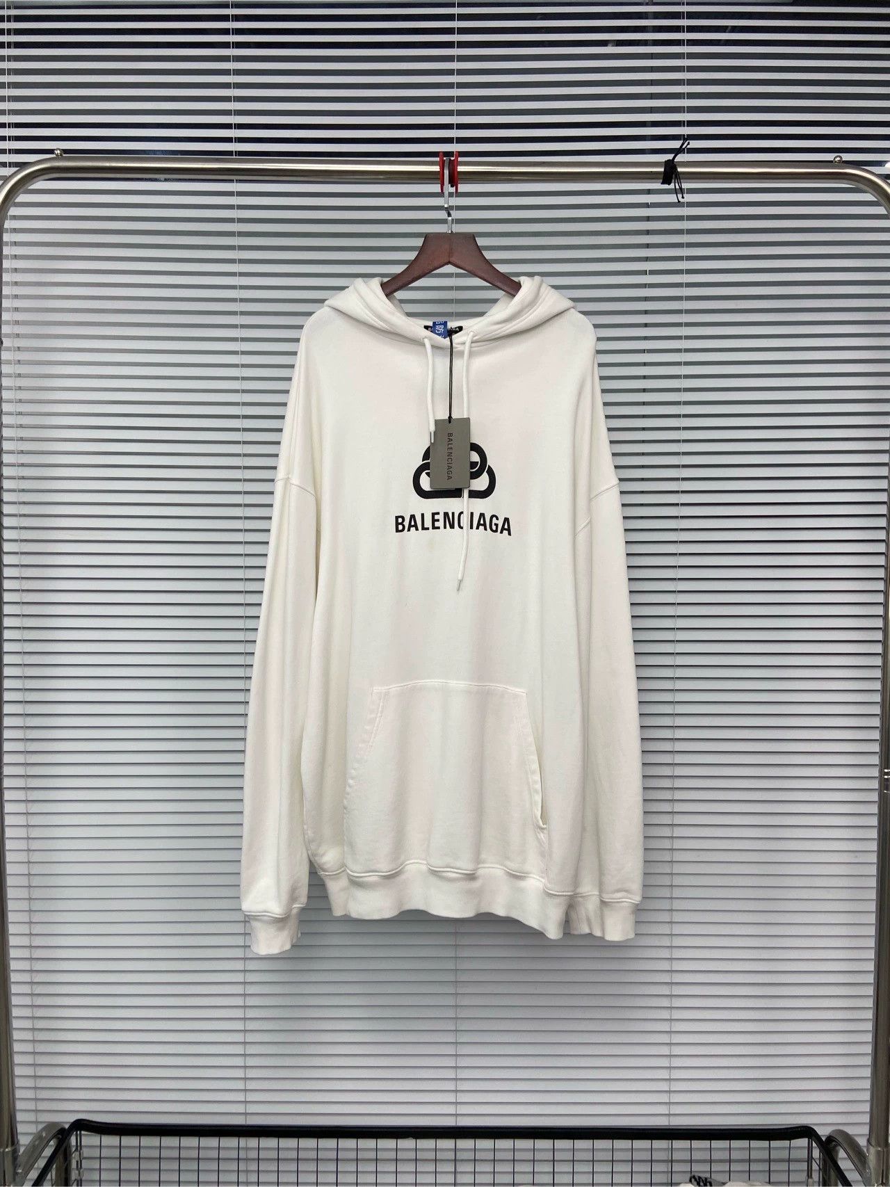 Balenciaga Balenciaga Lock Letter Logo White Hoodie Size US XS / EU 42 / 0 - 1 Thumbnail