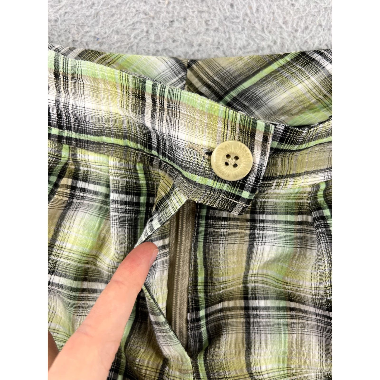Vintage Woolrich Shorts Womens 30 Green Plaid Polyester Blend Pockets Lightweight Summer Size 30" / US 8 / IT 44 - 5 Thumbnail