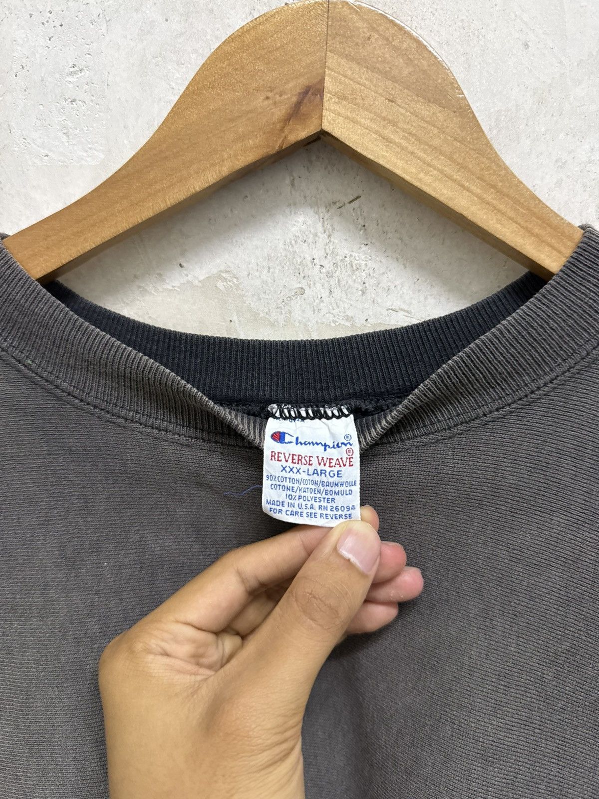 Champion Vintage 90’s Distressed Champion Reverse Weave Crewneck Size US XXL / EU 58 / 5 - 5 Thumbnail
