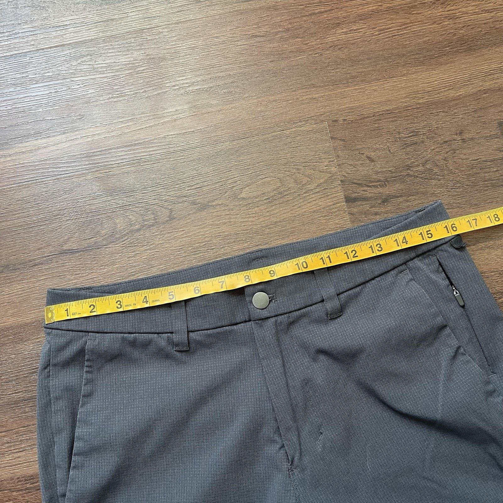 Lululemon Lululemon Pants Mens 32 Gray Commission Slim Warpstreme Golf Size US 32 / EU 48 - 10 Thumbnail