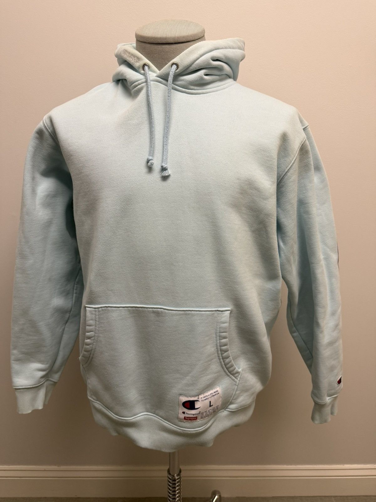 Champion × Supreme SS18 Light Blue Champion Script Hoodie Size US L / EU 52-54 / 3 - 2 Thumbnail