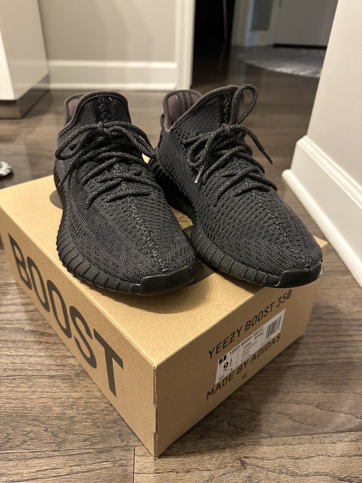 Adidas Yeezy Boost 350 V2 Size US 9.5 / EU 42-43 - 3 Thumbnail