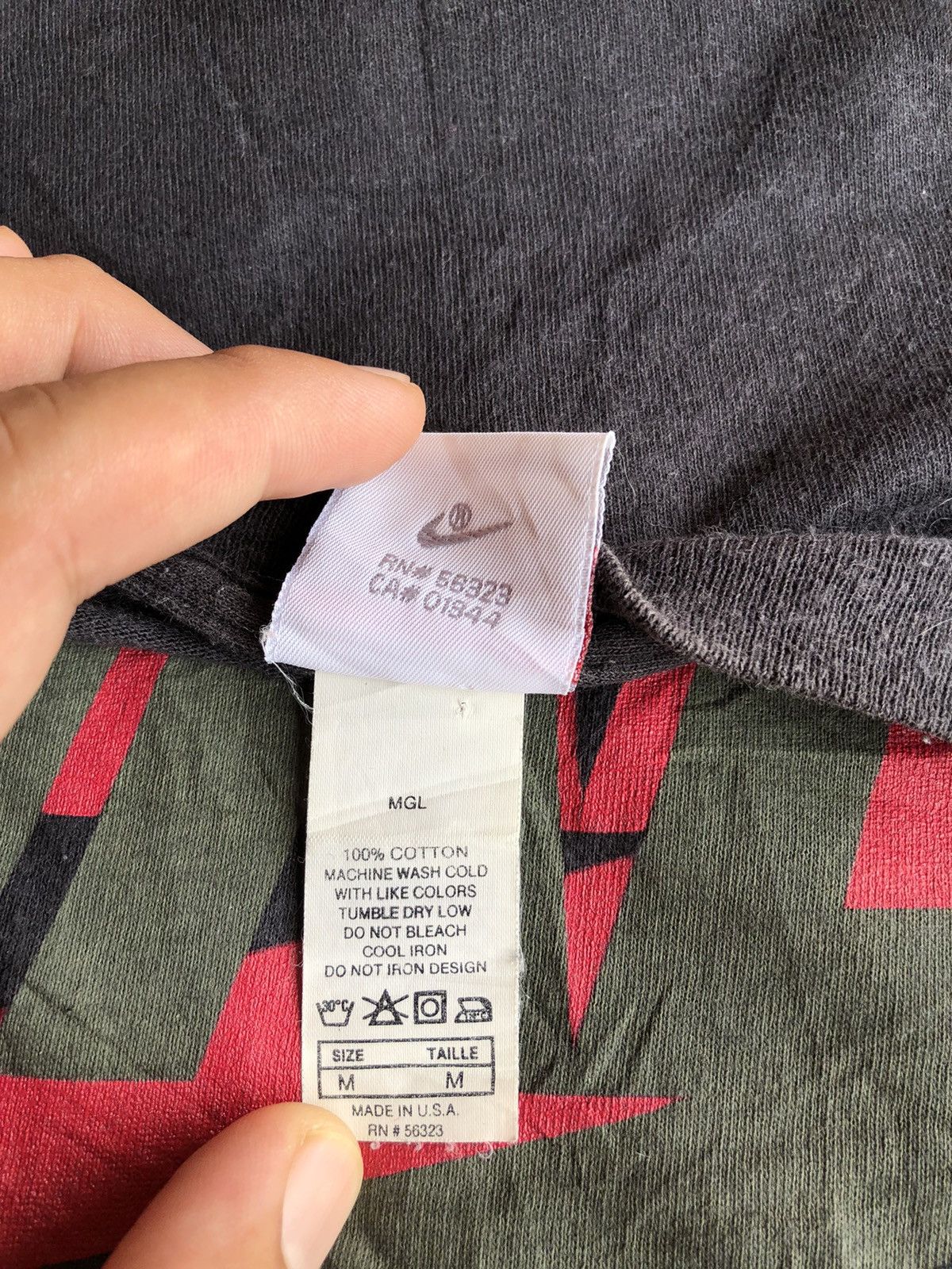 Nike Vintage 90’s Nike Swoosh Logo Shirt Tee Size US M / EU 48-50 / 2 - 8 Thumbnail