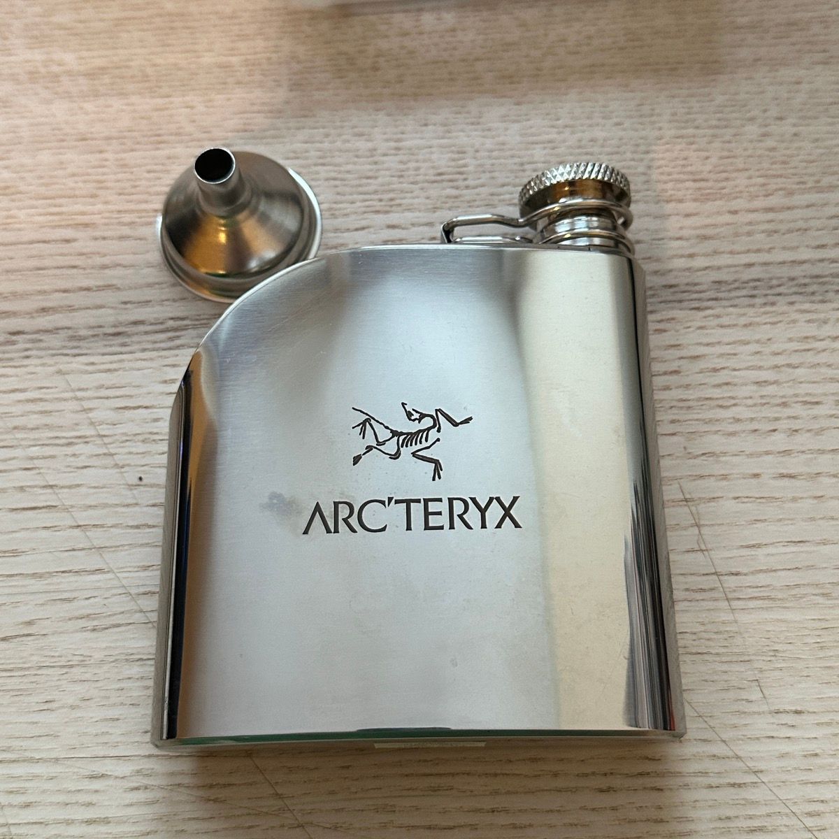 Pre-owned Arc'teryx Flask In Chrome