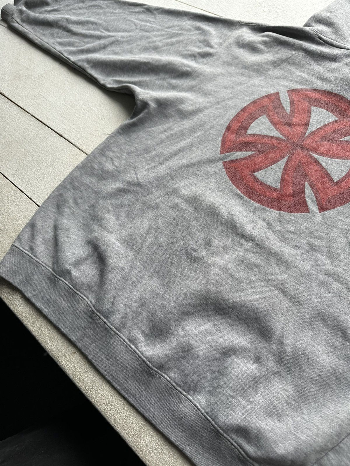 Independent Truck Co. × Vintage 🚨VNTG INDEPENDENT DISTRESSED SKATE HOODIE BIG LOGO GRAY Size US M / EU 48-50 / 2 - 13 Thumbnail