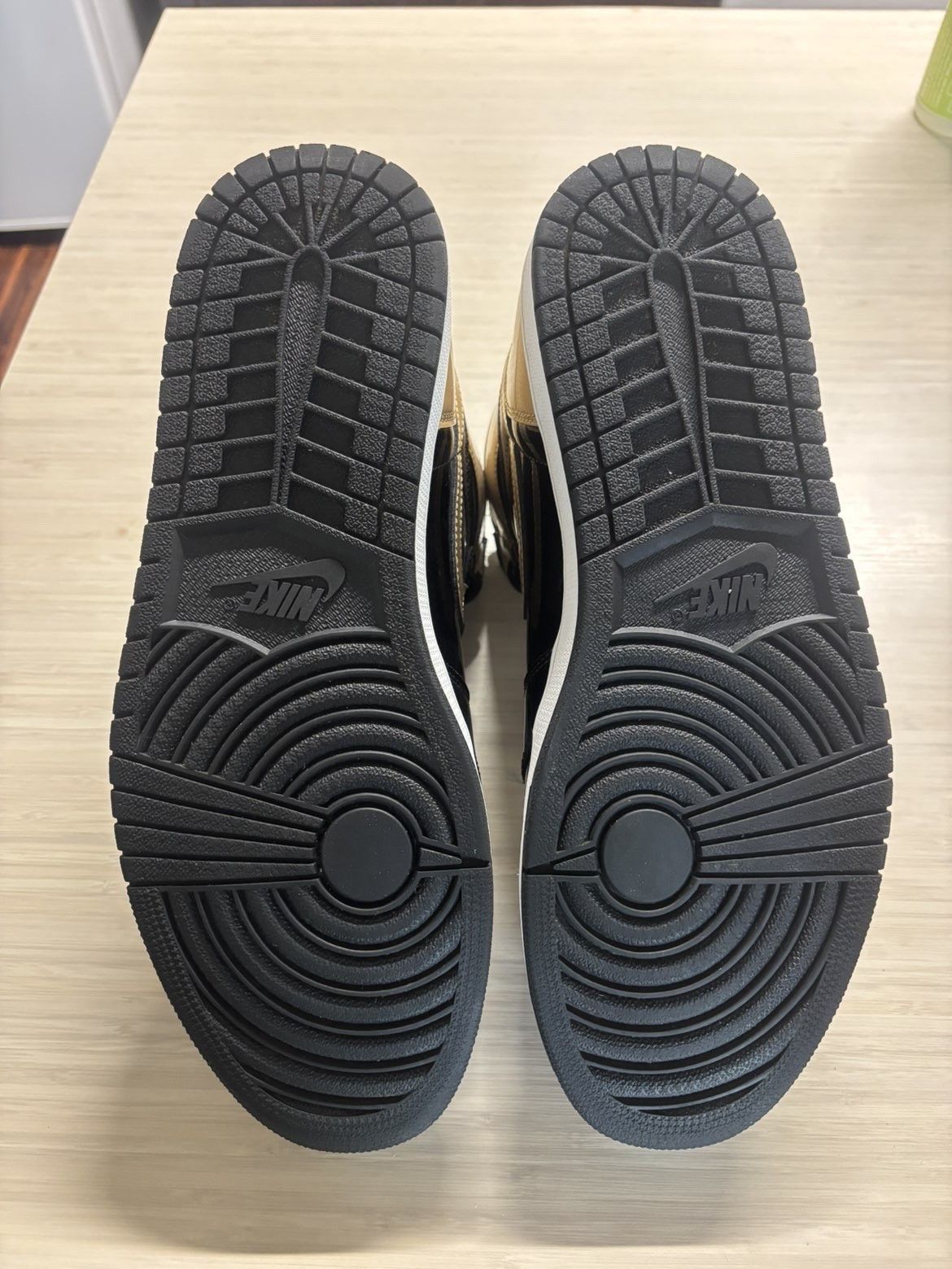 Jordan Brand Jordan 1 High Patent Gold Toe Size US 13 / EU 46 - 5 Thumbnail