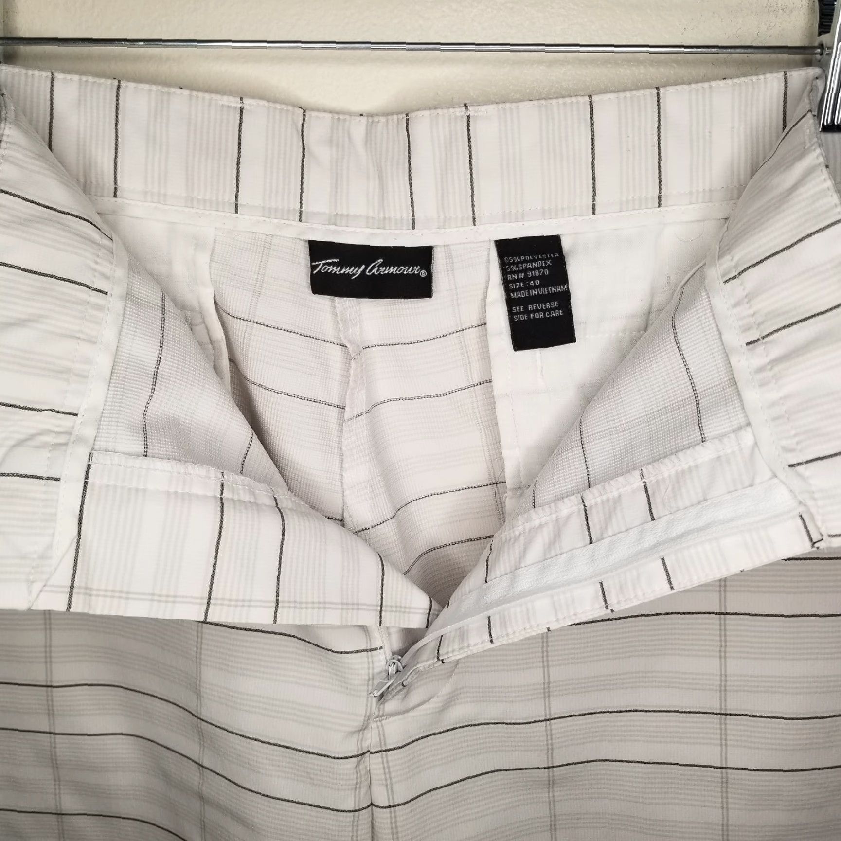 Vintage Tommy Armour Golf Shorts Chino Men Size 40 Gray Striped White Regular Mens Size US 40 / EU 56 - 3 Thumbnail