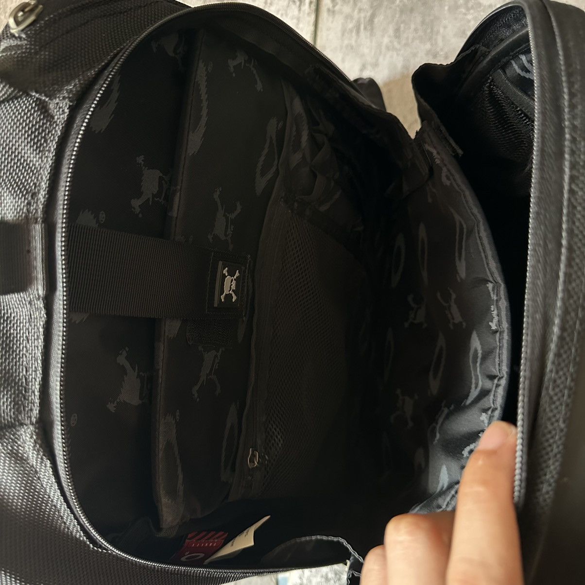 Oakley Vintage Oakley Hardshell Rare Collectors Item Backpack Size ONE SIZE - 8 Thumbnail
