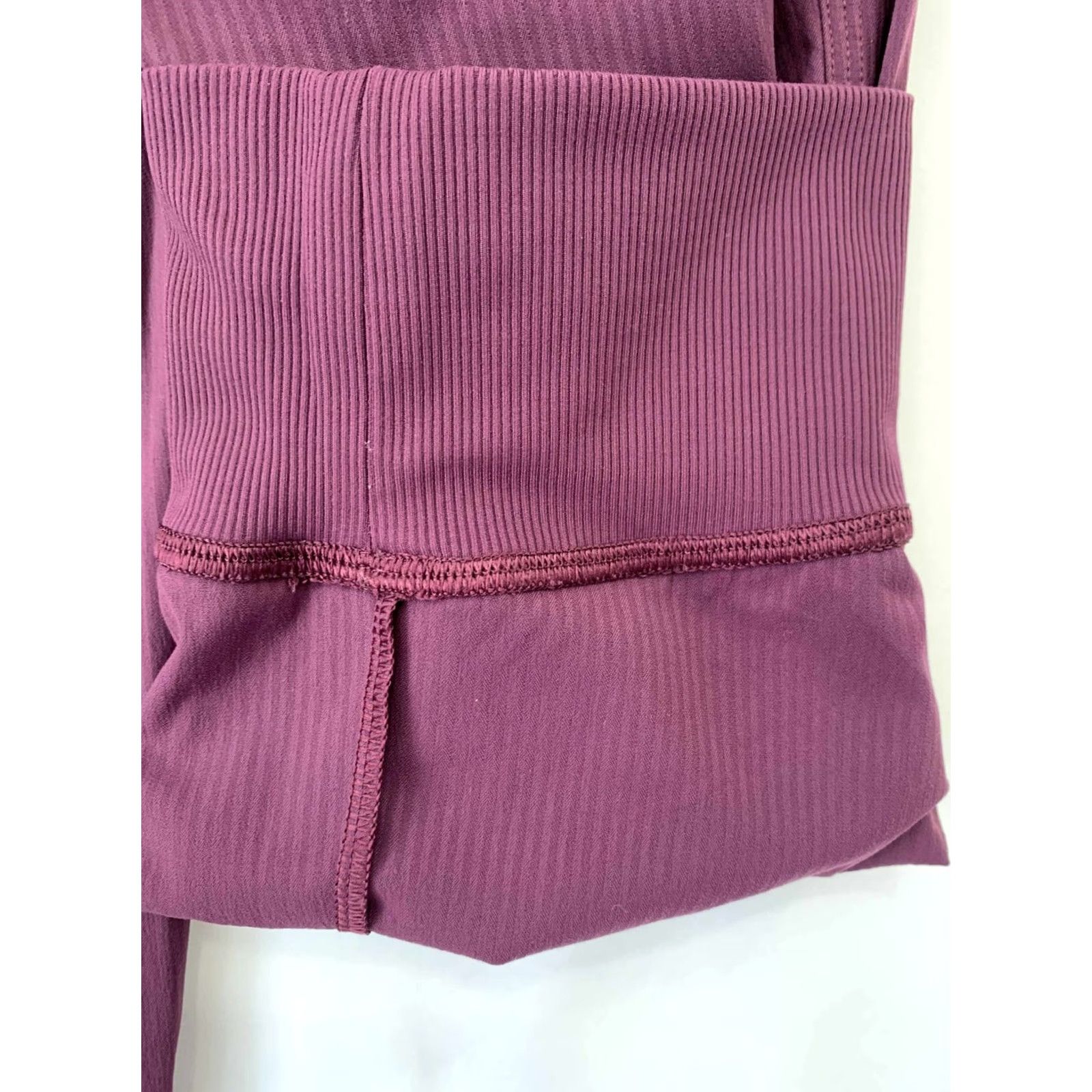 Lululemon Lululemon Burgundy Dance Studio Crop Pants Sz 4 High Waist Relaxed Fit #P6 Size 27" / US 4 / IT 40 - 4 Thumbnail