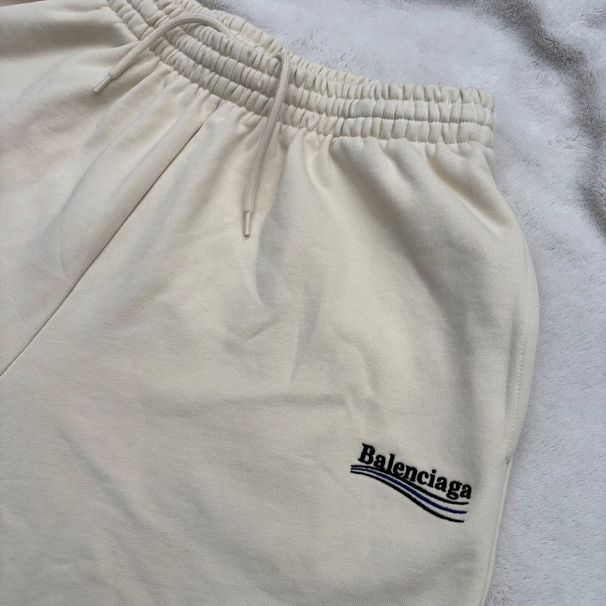 Balenciaga Balenciaga Political Campaign Cream Sweatshorts Size US 34 / EU 50 - 2 Thumbnail