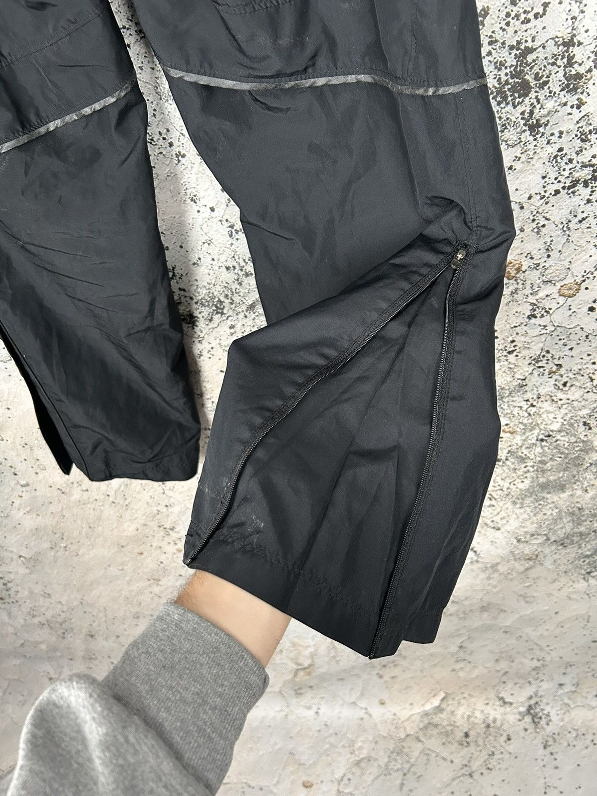 Nike × Vintage Vintage Nike Y2K Gorpcore Sweatpants Swoosh Drill Hype Size US 34 / EU 50 - 5 Thumbnail