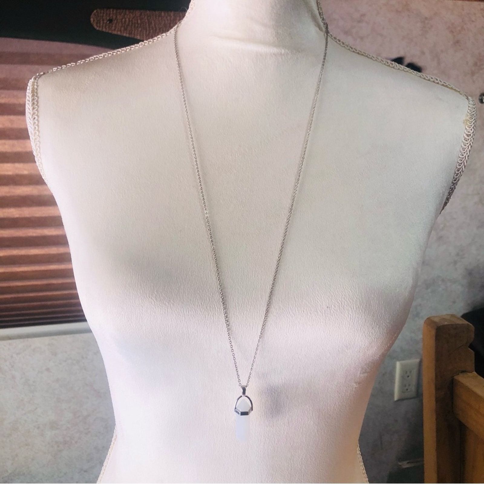 Jewelry Faceted milky quartz stone icicle pendant on chain necklace Size ONE SIZE - 3 Thumbnail