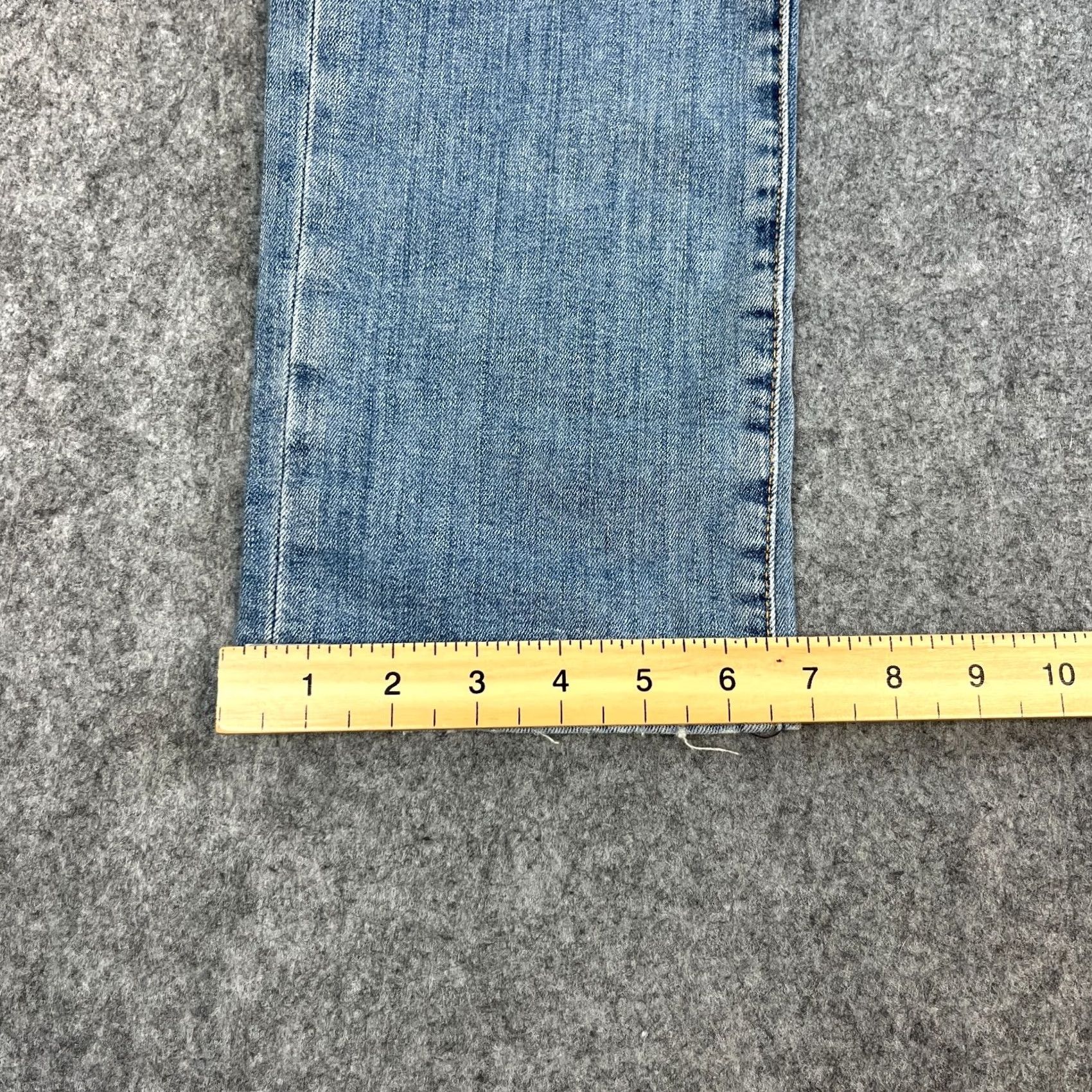 Levi's Levi's 511 Jeans Slim Tapered 32 Light Wash Blue Denim Cotton Elastan Regular 5-Pocket Mens Shoes? Size US 32 / EU 48 - 3 Thumbnail