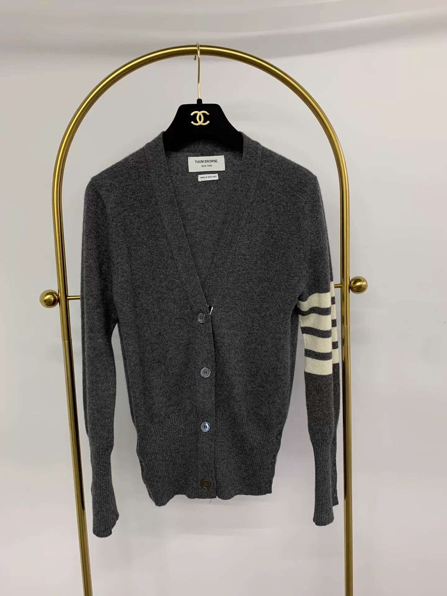 Thom Browne Thom Browne Classic Gray V-neck Cashmere Cardigan 40 New Size S / US 4 / IT 40 - 1 Thumbnail